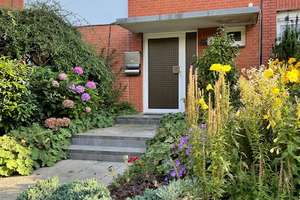 Reserviert ! Mittelreihenhaus, ruhig gelegen *3,5-Zi.*Garten*Garage – Finkenweg 46, 21481 Lauenburg/Elbe – Vorschaubild 1