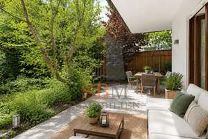 Zum Sanieren : Verstecktes Gartenjuwel mit Südterrasse und viel Potenzial