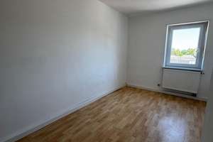 **Besichtigung am 12.08. um 17:15 Uhr**Schöne 3-ZKB in beliebter Lage von Augsburg-Haunstetten – Hofackerstr. 24, 86179 Haunstetten-West, Augsburg – Vorschaubild 3