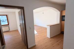 Erstbezug nach Renovierung: 2-Zimmer-Wohnung mit Südwestbalkon, Einbauküche und TG-Stellplatz – 92318 Neumarkt in der Oberpfalz – Vorschaubild 8