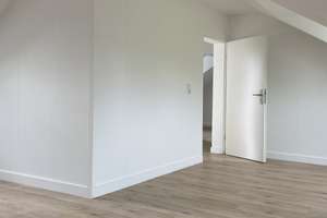 *** Frisch renovierte 2-Zimmer-Dachgeschosswohnung mit einer EBK - günstig & zentral *** – Sattlerstr 4, 42105 Elberfeld, Wuppertal – Vorschaubild 13
