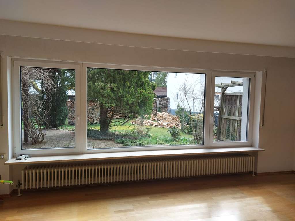 Immobilie in Cadolzburg - Gepflegtes Zweifamilienhaus in Cadolzburg-Wachendorf – EG sofort bezugsfrei, umfassend renoviert - Bild 1