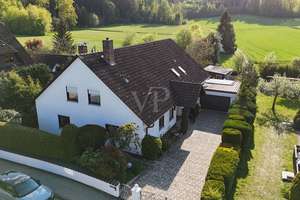 Elegantes Anwesen in schöner  Wohnsiedlung mit Pool und herrlichem Garten! – Die vollständige Adresse der Immobilie erhältst du vom Anbieter., 91586 Lichtenau – Vorschaubild 2