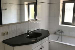 Schöne, modernisierte 4-Zimmer-Maisonette-Wohnung mit Balkon und Wohnküche in Trudering, – Edeltraudstrasse 51, 81827 Waldtrudering, München – Vorschaubild 7