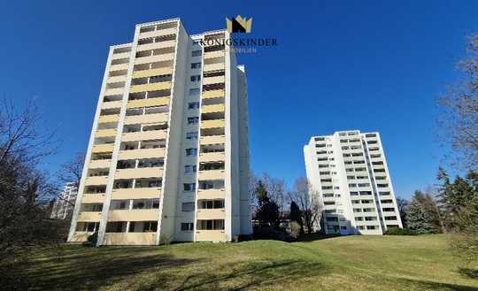 Zentrumsnahe Vierzimmerwohnung, Aufzug, 2 Balkone, Garage, 
Finanzierungsangebot