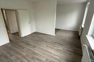 Frisch saniert: Helle 2-Zimmer-Dachgeschosswohnung mit Balkon in Magdeburg Lemsdorf – Ballenstedter Straße 3, 39118 Lemsdorf, Magdeburg – Vorschaubild 3
