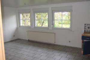 Sonnige 2 Zimmer Wohnung mit großer Terrasse zu vermieten (Südseite) – Heckenweg 14/1, 75385 Bad Teinach-Zavelstein – Vorschaubild 2