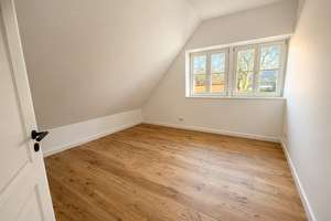 Direkt vom Eigentümer - Lebendiger Wohnraum: 3-Zimmer-Dachgeschosswohnung in Hannover – 30655 Groß-Buchholz, Hannover – Vorschaubild 9