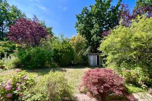 In ruhiger Grünlage: Renovierungsbedürftiger Reihenbungalow mit zwei Terrassen und Einliegeroption – Die vollständige Adresse der Immobilie erhältst du vom Anbieter., 14165 Zehlendorf, Berlin – Vorschaubild 3