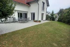 gepflegtes Einfamilienhaus mit 9 Zimmern und Garage in Schwaigern – Die vollständige Adresse der Immobilie erhältst du vom Anbieter., 74193 Schwaigern – Vorschaubild 2