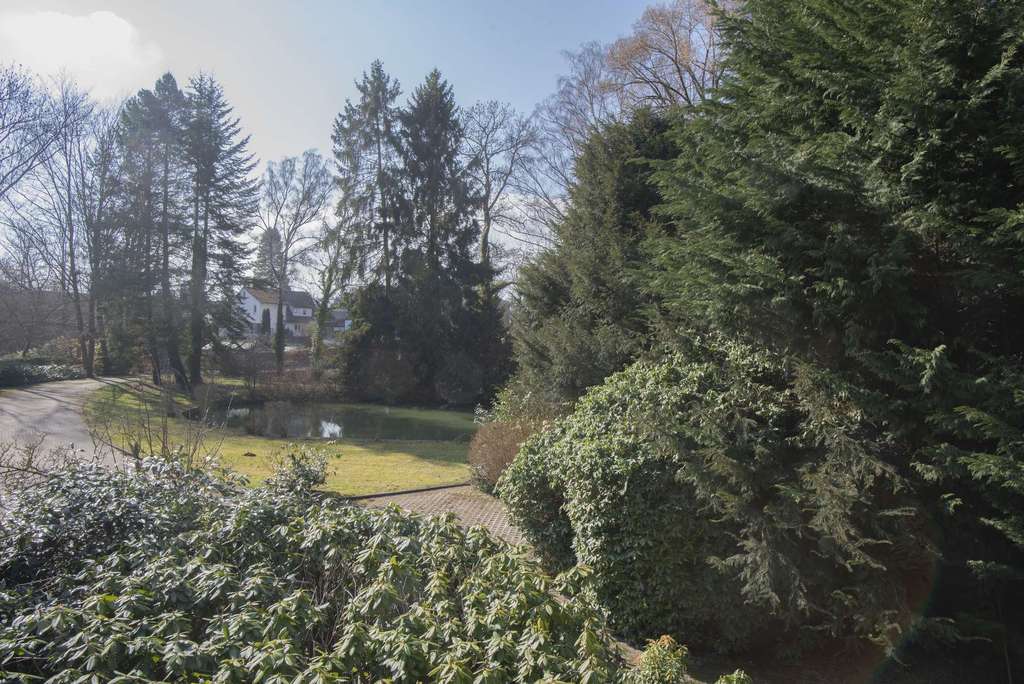 Immobilie in Neu-Anspach - EFH in Anspacher TOP-Lage mit wunderschönem Blick! ELW-Option, 2 Garagen. Käuferprovisionsfrei! - Bild 1