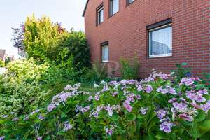 * VIEL PLATZ FÜR SIE UND IHRE LIEBEN * EIN-/ ODER ZWEIFAMILIENHAUS MIT RIESIGEM GARTEN – Die vollständige Adresse der Immobilie erhältst du vom Anbieter., 38446 Reislingen, Wolfsburg – Vorschaubild 2