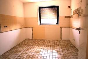 gepflegte 3 Zimmer Wohnung mit großem Balkon in zentraler Lage von Mönchengladbach und Garage – Die vollständige Adresse der Immobilie erhältst du vom Anbieter., 41061 Gladbach, Mönchengladbach – Vorschaubild 5