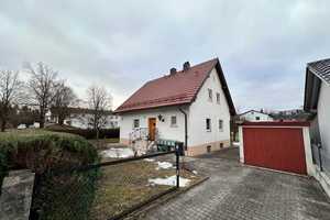 Charmantes, kleines Einfamilienhaus mit großem Potenzial und wunderschönem Garten in Trostberg! – Traunstein (Kreis) – Vorschaubild 4