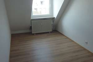 DG 1 Zimmer / Küche / WC,   München-Obersendling – Die vollständige Adresse der Immobilie erhältst du vom Anbieter., 81379 Obersendling, München – Vorschaubild 2