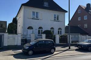 schöne, helle teilmöblierte DG-Wohnung gegenüber vom Schloßpark
