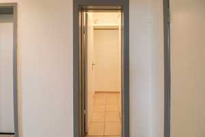 Einziehen & Ausblick genießen – Renovierte 2-Zimmer-Wohnung mit Fernsicht auf Erbbaugrund – Lübeck – Vorschaubild 13