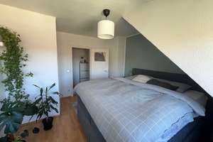 Helle 4-Zimmer-Dachgeschosswohnung mit Balkon – Meckelstr. 60, 42287 Barmen, Wuppertal – Vorschaubild 4