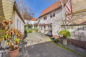 Geschichte zum Einziehen. Denkmalensemble mit Fachwerkhaus im Herzen von Freinsheim. – Die vollständige Adresse der Immobilie erhältst du vom Anbieter., 67251 Freinsheim – Vorschaubild 4