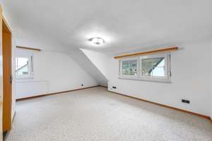 Traum-Garten mit Traumhaus - 182 m², 8 Zimmer auf 806 m² Grundstück zentral in Heubach – Die vollständige Adresse der Immobilie erhältst du vom Anbieter., 73540 Heubach – Vorschaubild 10