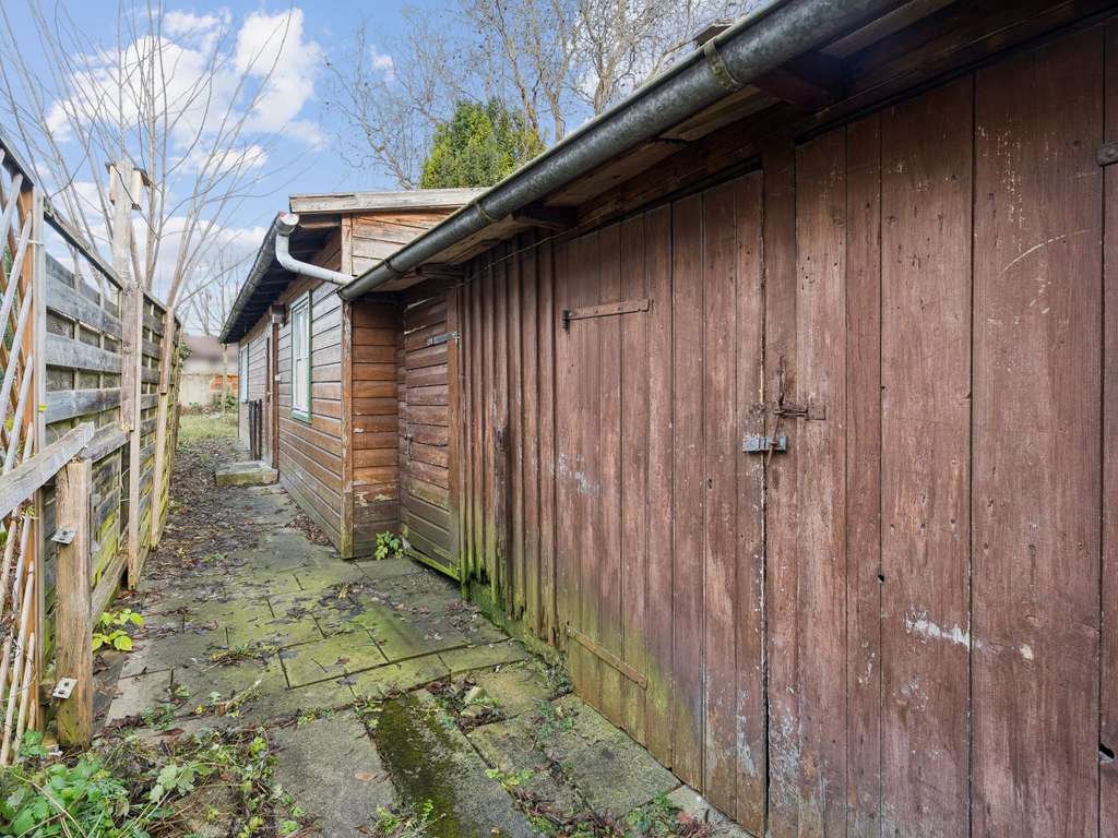 Immobilie in Memmingen - Memmingen: Doppelhaushälfte mit zusätzlichen Nutzräumen im Garten - Bild 3