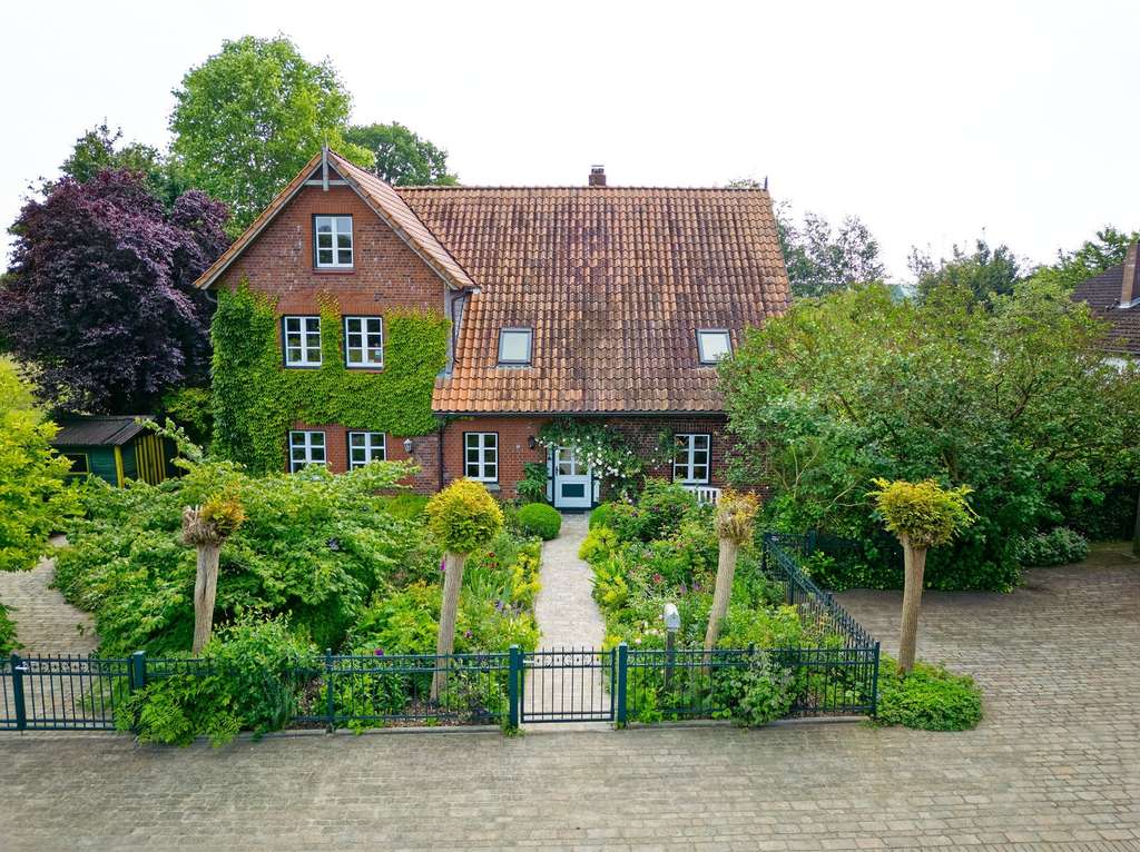 Immobilie in Wentorf - Landhaus der besonderen Art - Bild 0