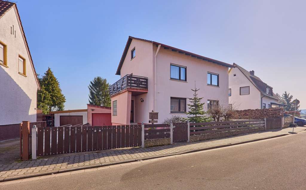 Immobilie in Eisenberg (Pfalz) - 1-2 Familienhaus in ruhiger Lage von Kerzenheim zu verkaufen !! - Bild 0