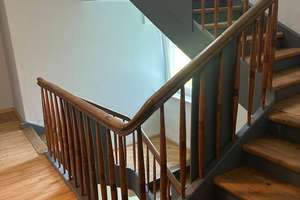 Helle und modernisierte 2 Zimmer-Dachgeschoss-Wohnung in sehr zentraler Lage! – Höchstätter Str. 9, 86156 Links der Wertach-Süd, Augsburg – Vorschaubild 10