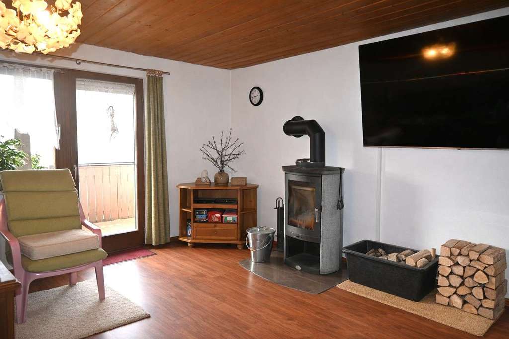 Immobilie in Ortenburg - Familienhaus in Ruhelage mit über 3.000 m² Grund! - Bild 3