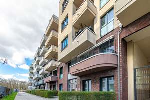 Modernes Wohnen in Friedrichshain: Freie 4-Zi.-ETW,  2 Bäder, 2 Balkone, Tiefgaragenstellplatz – Die vollständige Adresse der Immobilie erhältst du vom Anbieter., 10249 Friedrichshain, Berlin – Vorschaubild 2