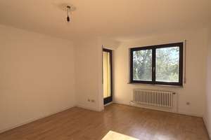 Freie 4-Zimmer-Wohnung in ruhiger Lage mit Garagenstellplatz! – 70437 Freiberg, Stuttgart – Vorschaubild 2