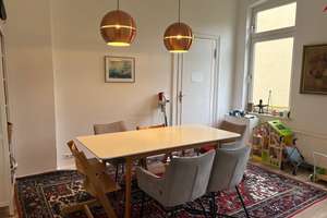 Stilvolle, vollständig renovierte 4-Zimmer-Hochparterre-Wohnung mit EBK in Bremen
