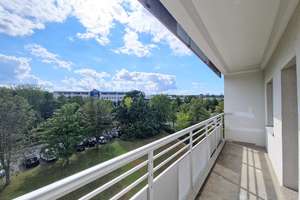 Weitblick genießen in Ihrer neuen 3-Zimmer-Wohnung mit Balkon! – 1169 Gorbitz-Ost, Dresden – Vorschaubild 3