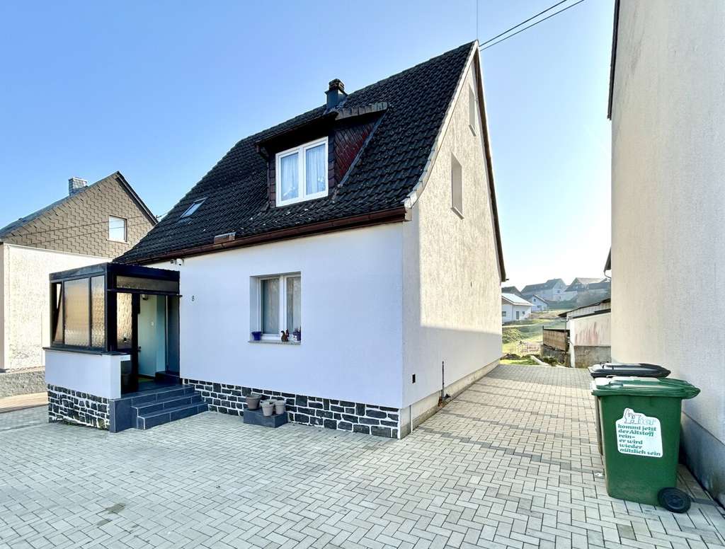 Immobilie in Borod - **Modernisiertes Einfamilienhaus in attraktiver und familienfreundlicher Lage von Borod** - Bild 1