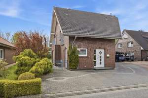 Lichtdurchflutetes Einfamilienhaus mit großzügigem Grundriss und Garten im Pädagogenviertel. – Die vollständige Adresse der Immobilie erhältst du vom Anbieter., 26384 Heppens, Wilhelmshaven – Vorschaubild 27