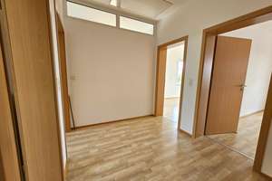 Großzügiges Toskana-Reiheneckhaus mit 5 Zimmer, 1 Appartement und 2 Terrassen in Schierling – Die vollständige Adresse der Immobilie erhältst du vom Anbieter., 84069 Schierling – Vorschaubild 17