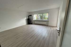 900 €, 79 m², 2,5 Zimmer incl. Wintergarten u.  eigenen Garten