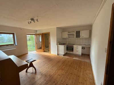 Wohnung im Grünen mit Garten und Hobby-Schrauberwerkstatt