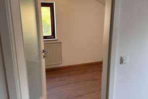 renovierte 2-Zimmer-Dachgeschosswohnung in ruhiger Lage – Die vollständige Adresse der Immobilie erhältst du vom Anbieter., 85354 Freising – Vorschaubild 5