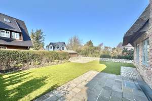 Großzügiger Neubau zur Ferienvermietung – Die vollständige Adresse der Immobilie erhältst du vom Anbieter., 25996 Wenningstedt-Braderup (Sylt) – Vorschaubild 2