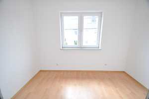 Haus mit Terrasse, Garten und Garage – Cäcilienstraße 9a, 53757 Rhein-Sieg-Kreis – Vorschaubild 5