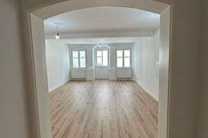 Exklusives 2-Zimmer-Apartment mit historischem Charme in Top-Lage der Ingolstädter Altstadt – Moritzstraße 11, 85049 Mitte, Ingolstadt – Vorschaubild 1