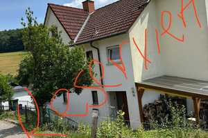 Freistehendes Einfamilienhaus im Ortskern (Einbauküche,Garten,Garage/Stellpl. und Terrasse/2 Balkon) – Hainbrunner Weg 11, 69434 Rhein-Neckar-Kreis – Vorschaubild 1