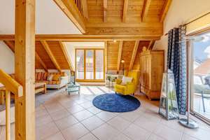 Trudering: 3,5-Zimmer Maisonette-Dachgeschosswohnung mit perfekter Raumaufteilung und Balkon -frei