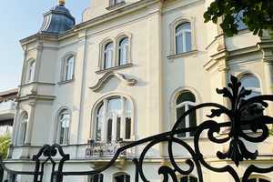 Großzügige 3-Zimmer-Dachgeschoss-Wohnung am Großen Garten