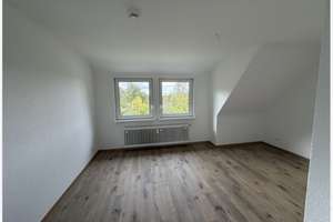 Frisch renoviert: Helle 2-Zimmer-Dachgeschosswohnung in gepflegtem Mehrfamilienhaus in Thiede – Pappeldamm 97, 38239 Thiede, Salzgitter – Vorschaubild 4