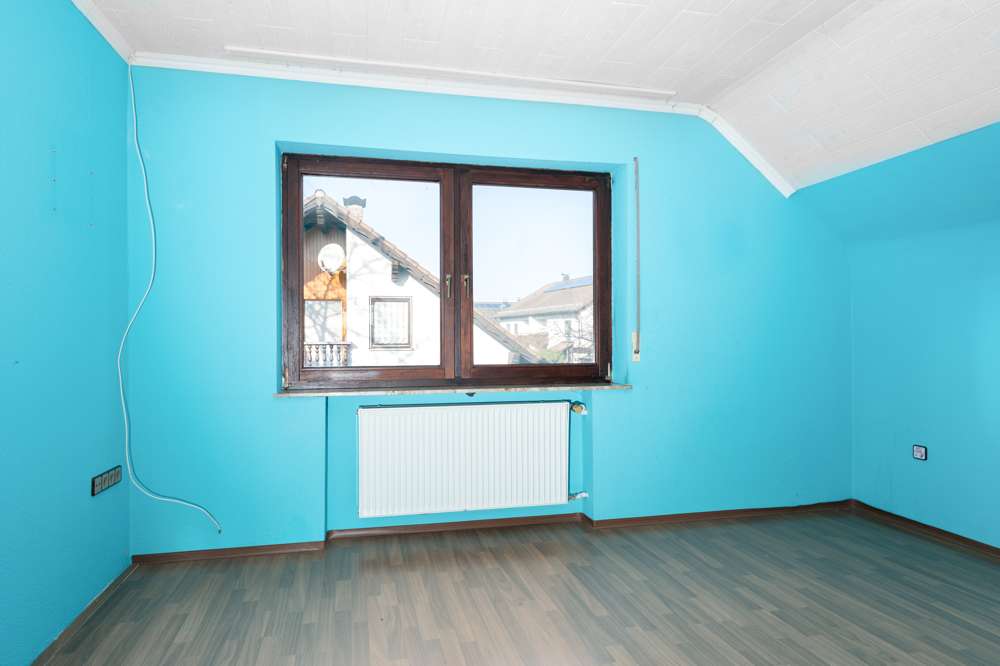 Immobilie in Burgthann - Charmantes Wohnensemble mit Potenzial – Zweifamilienhaus für Ihre individuellen Modernisierungswünsc - Bild 4