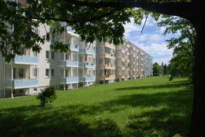 Im Grünen gelegene 3-Raum-Wohnung mit Balkon – Albert-Jentzsch-Str. 79, 9127 Chemnitz – Vorschaubild 1