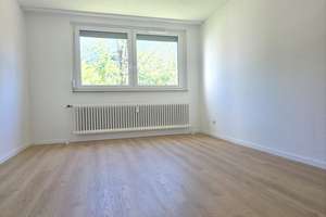Leerstehende, energetisch sanierte 4 Zimmerwohnung – Die vollständige Adresse der Immobilie erhältst du vom Anbieter., 81737 Neuperlach, München – Vorschaubild 2