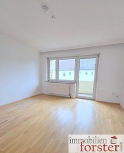 Top-Gelegenheit in Augsburg-Bärenkeller: Helle 2-Zimmer-Wohnung inkl. Garage & geringem Hausgeld!